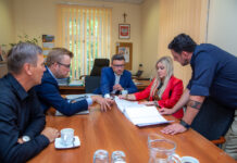 Podpisanie umowy na termomodernizację budynku LKS VICTORIA Pilchowice